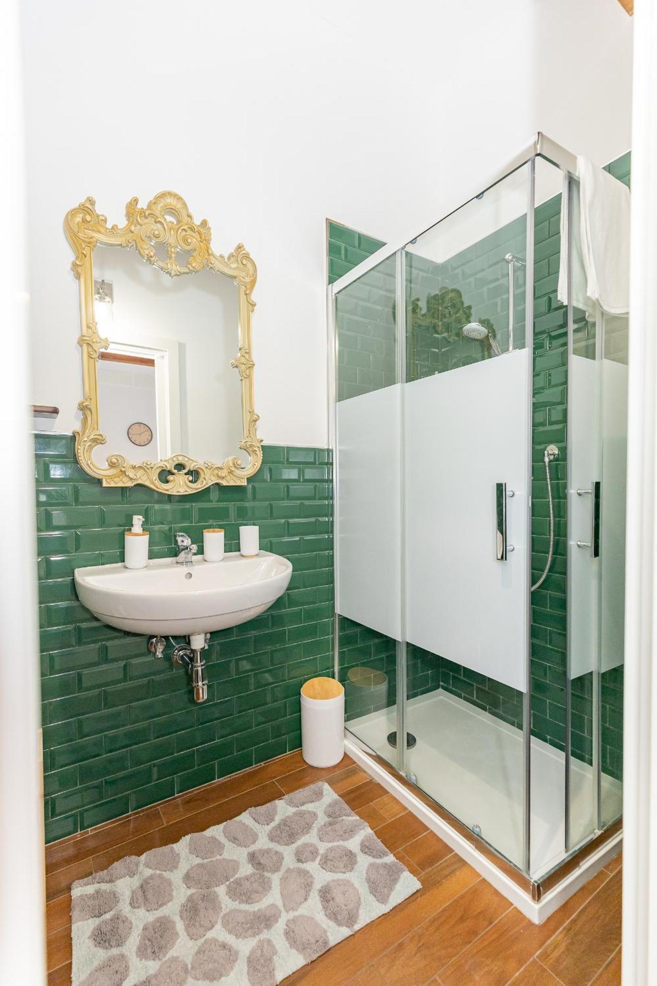 Centro Storico Redmood House A 5 Min Dal Mare, Wi-Fi, A/C E Netflix Barletta Exterior foto