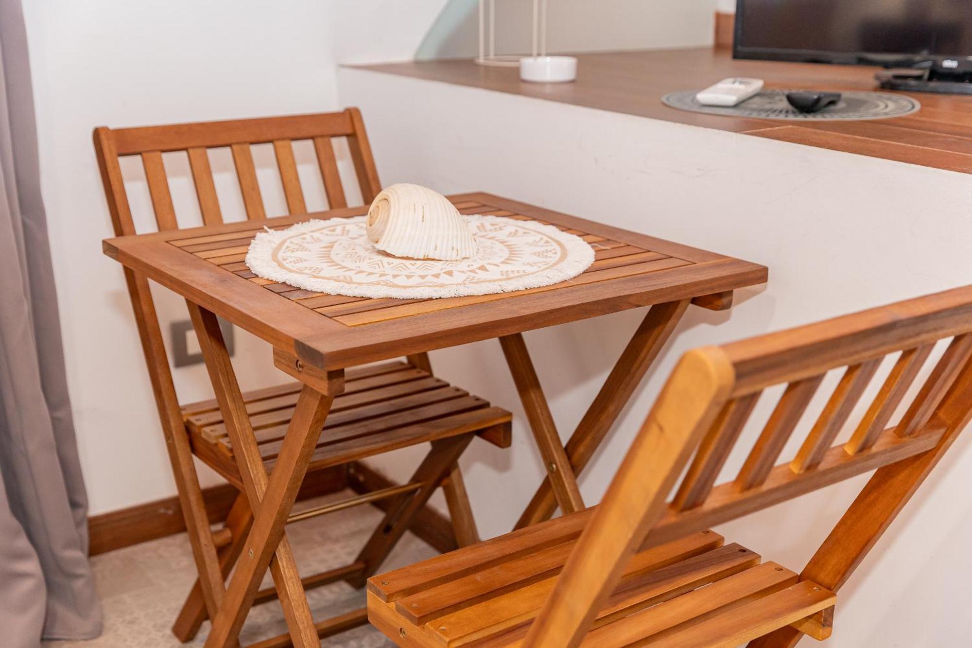 Centro Storico Redmood House A 5 Min Dal Mare, Wi-Fi, A/C E Netflix Barletta Exterior foto